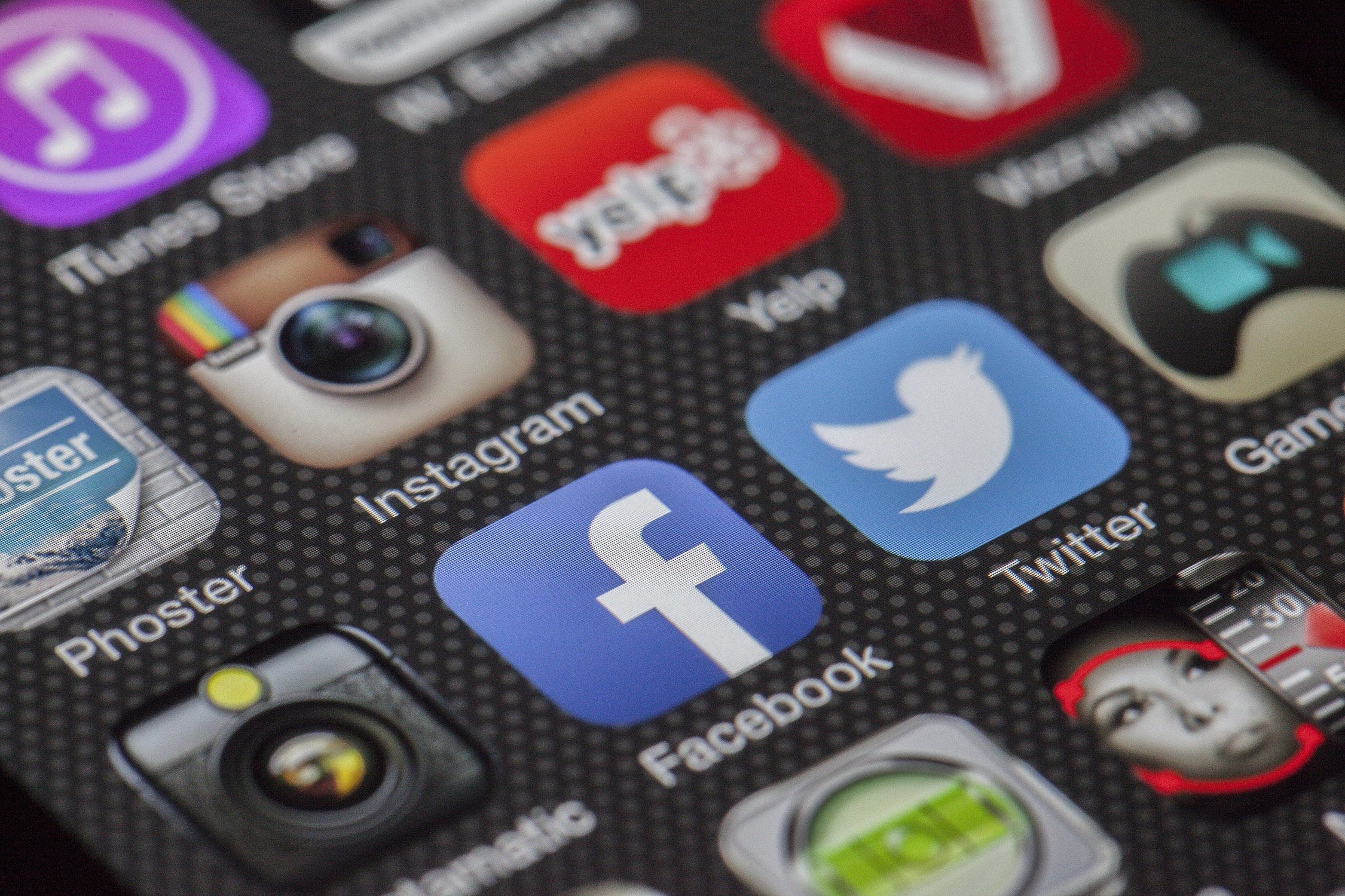 Apps Underhanded tactics of phone apps
